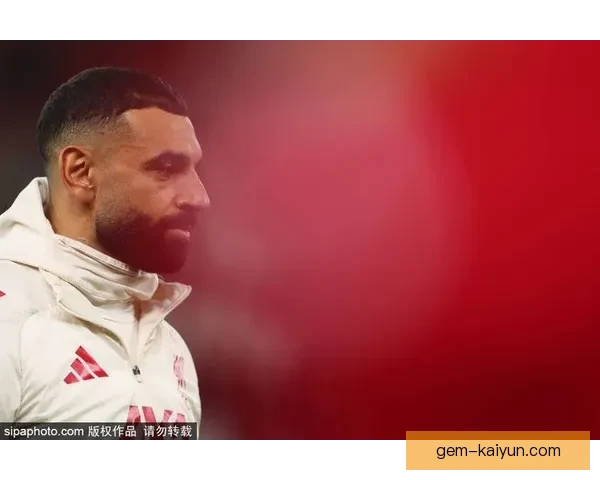 伊萨克无球跑动助力球队战术升级，新赛季表现备受期待，状态回暖值得关注。