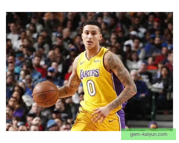 伊斯科盘带风格细腻，控球能力突出，擅长在狭小空间内摆脱防守