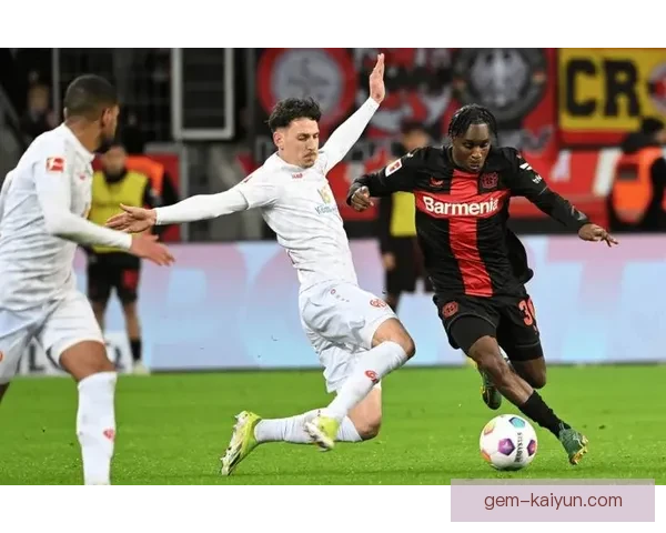 勒沃库森中场组织能力持续提升，攻防转换效率显著增强